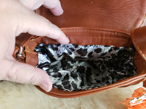 Brown Western Pendant Cell Phone Handbag